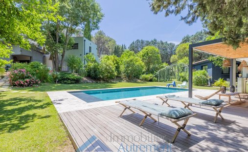 Estate in Grand Sud- Aix la Duranne, Aix-en-Provence, France 1