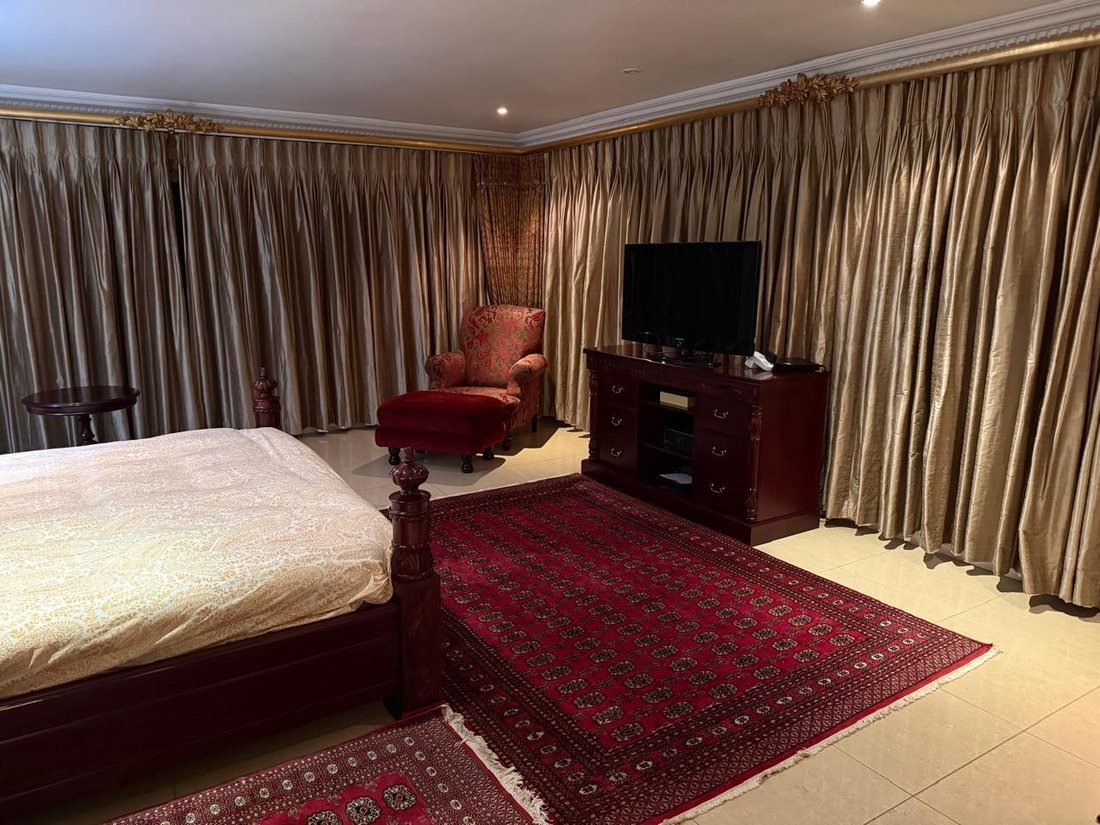 Apartment in Illovo, Chislehurston, Gauteng 1 - 18099639