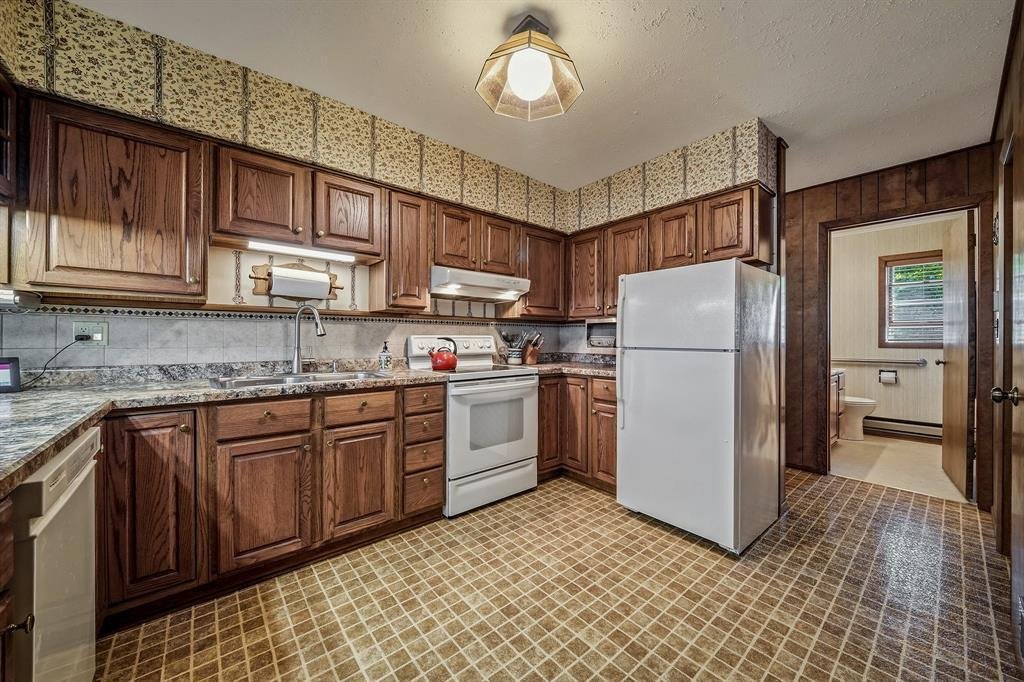 House in Augusta, Wisconsin, United States 5 - 18091922