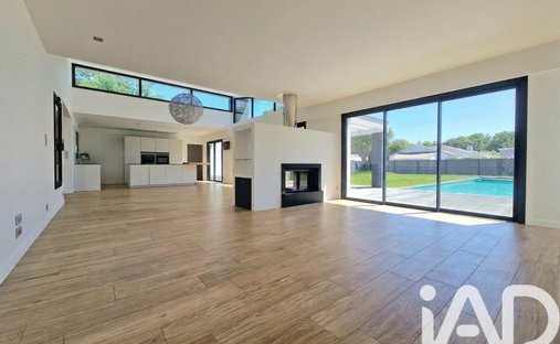 House in Centre Ville, Saint-Hilaire-de-Riez, France 1