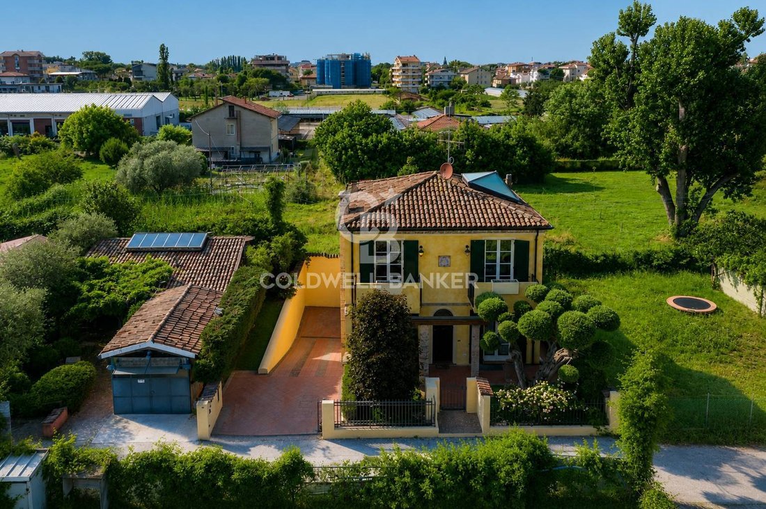 Villa in Viserba, Rimini, Italy 5 - 18097332