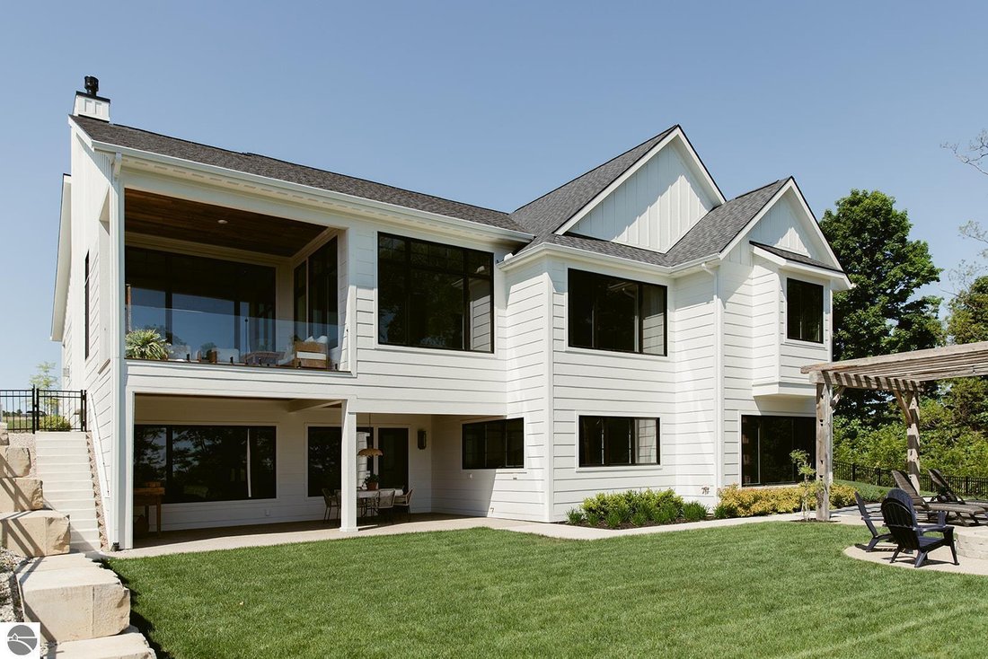 House in Garfield Township, Michigan, United States 1 - 17057664