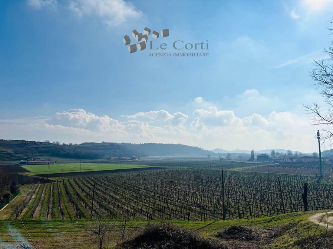 Farm Ranch in Barbarano Vicentino, Veneto, Italy 1 - 18096770