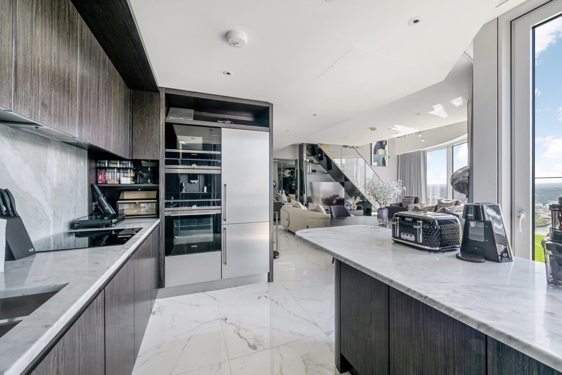 Apartment in Poplar, Tower Hamlets, England 2 - 18091349