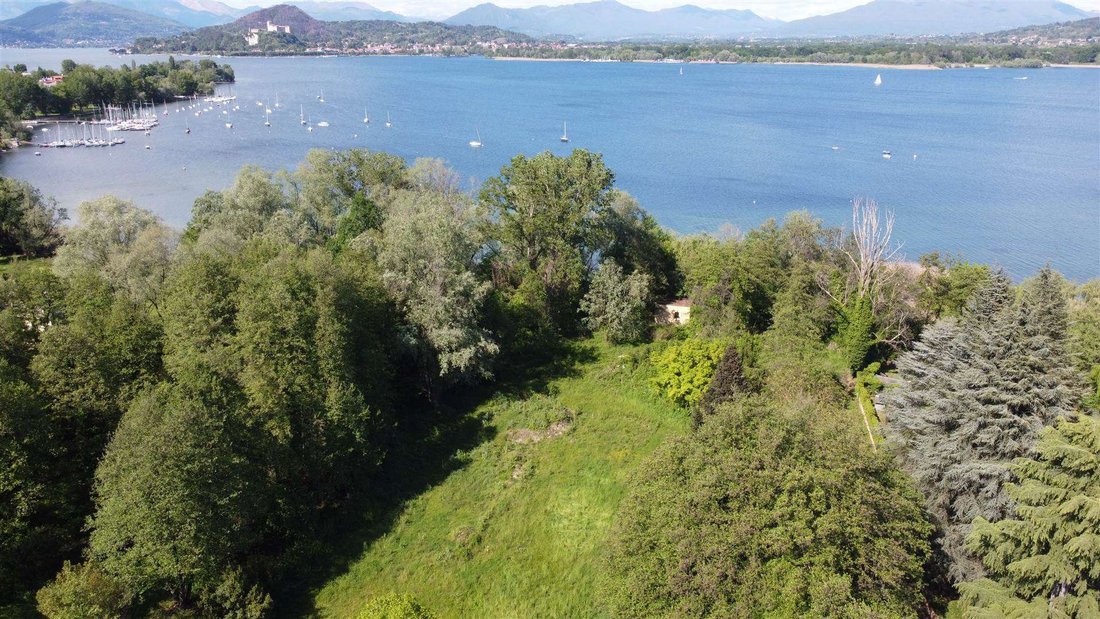 Land in Arona, Piedmont, Italy 3 - 18096532