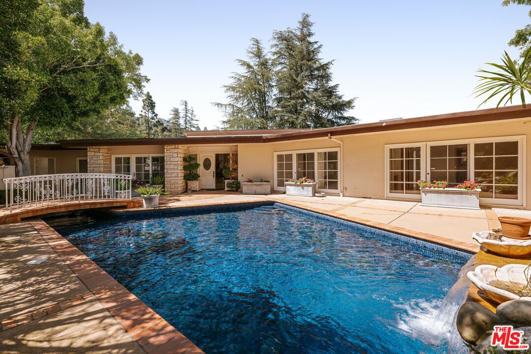 House in Los Angeles, California, United States 1 - 18099261