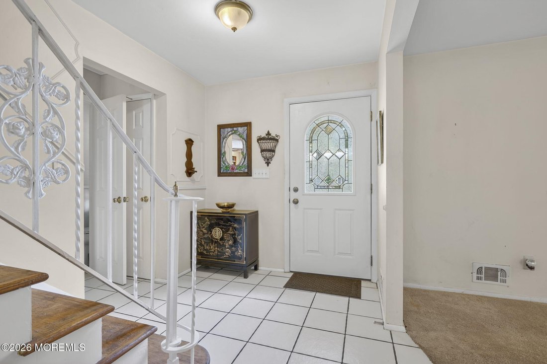 House in Marlboro Township, New Jersey, United States 5 - 18090782