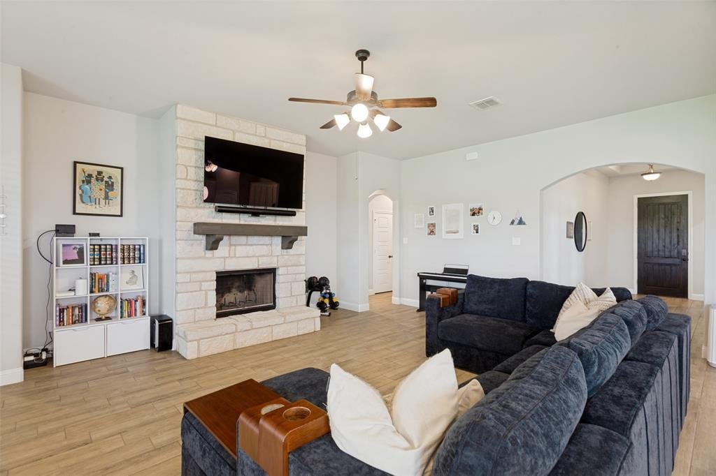 House in Godley, Texas, United States 4 - 18103081