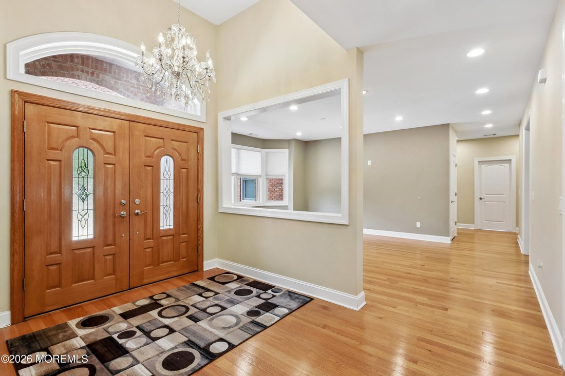 House in Manalapan Township, New Jersey, United States 4 - 18097569