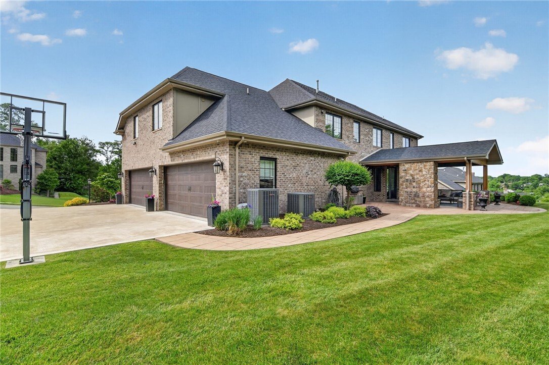 House in Upper Saint Clair, Pennsylvania, United States 2 - 18102890