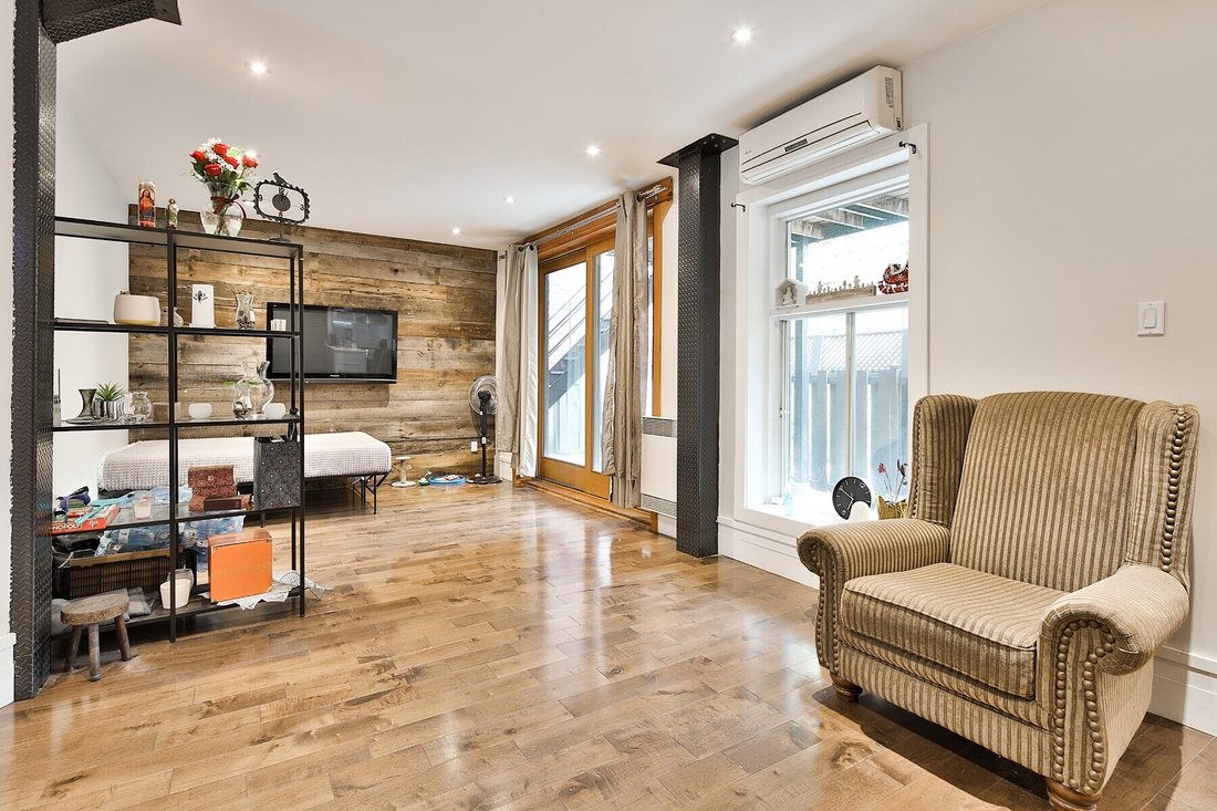 House in Montreal, Quebec, Canada 2 - 18053927