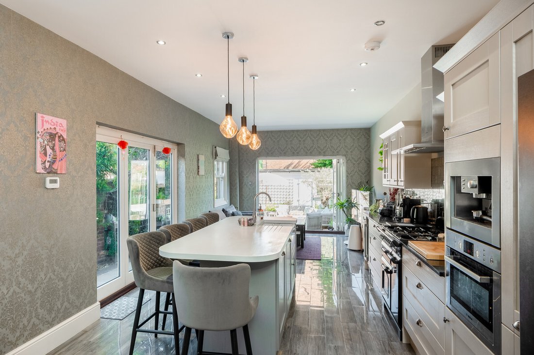 Villa in Leamington Spa, England 3 - 18098672