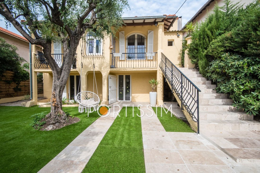 Villa in Val de Cagne-Colline Route de Vence, Cagnes-sur-Mer, France 1 - 18101504