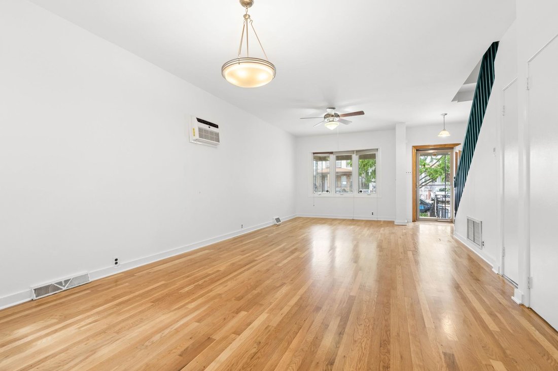 House in New York, New York, United States 3 - 18097575
