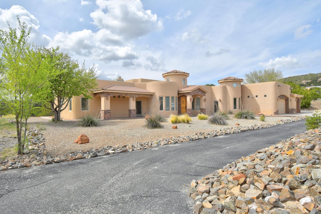 House in Tijeras, New Mexico, United States 2 - 18096039