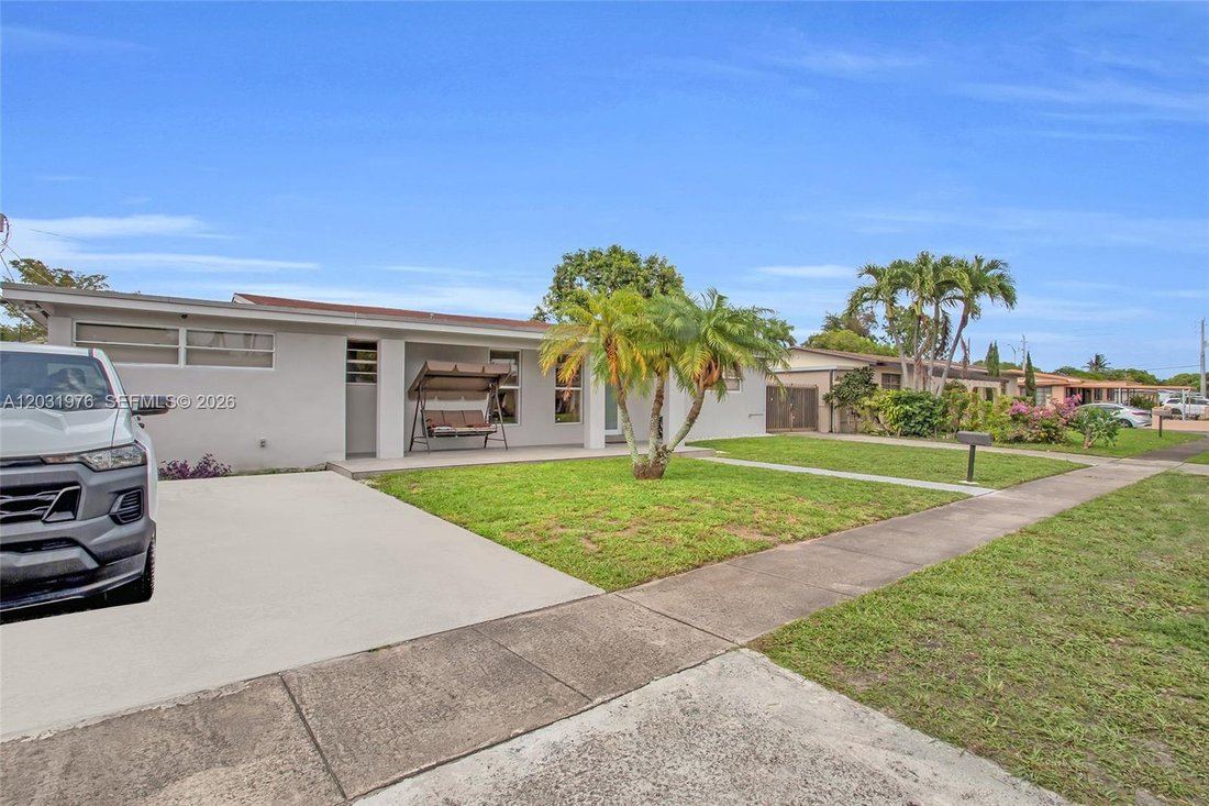 House in Miami Lakes, Florida, United States 3 - 18098625
