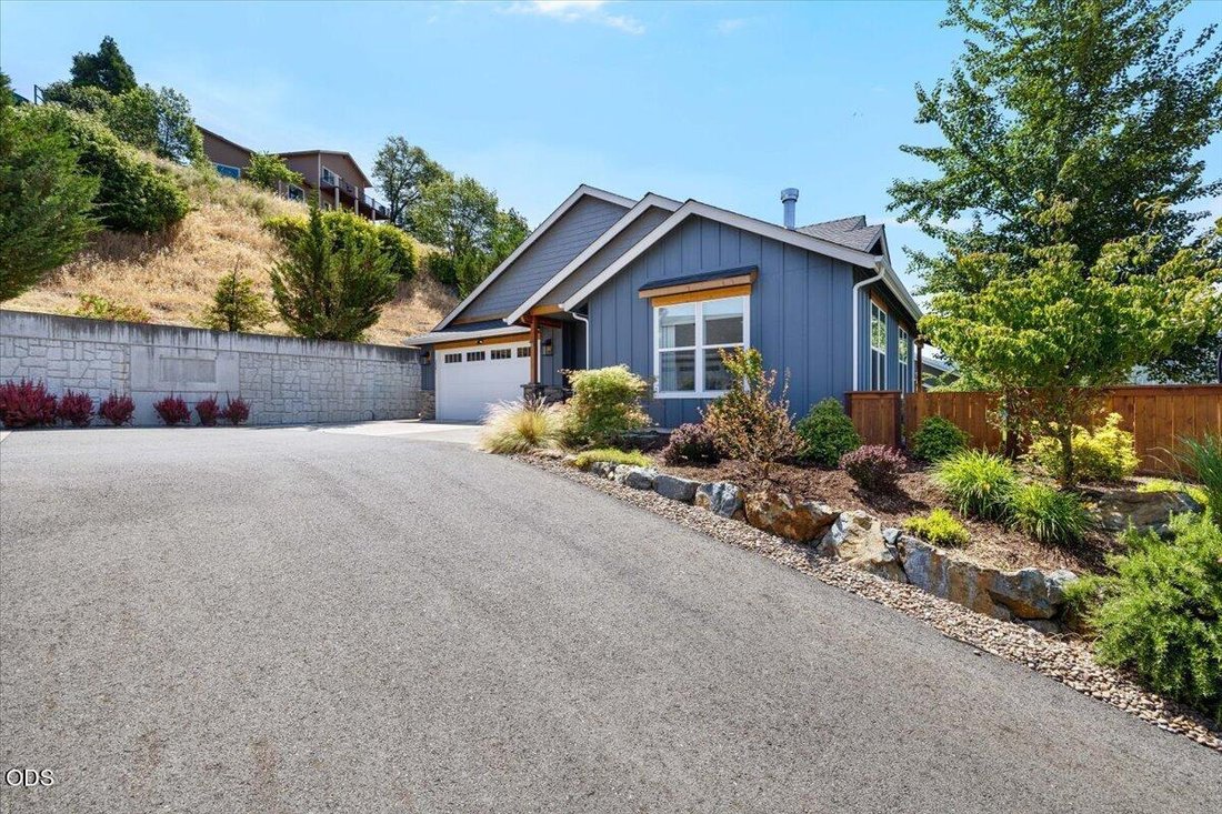 House in Grants Pass, Oregon, United States 3 - 18094925