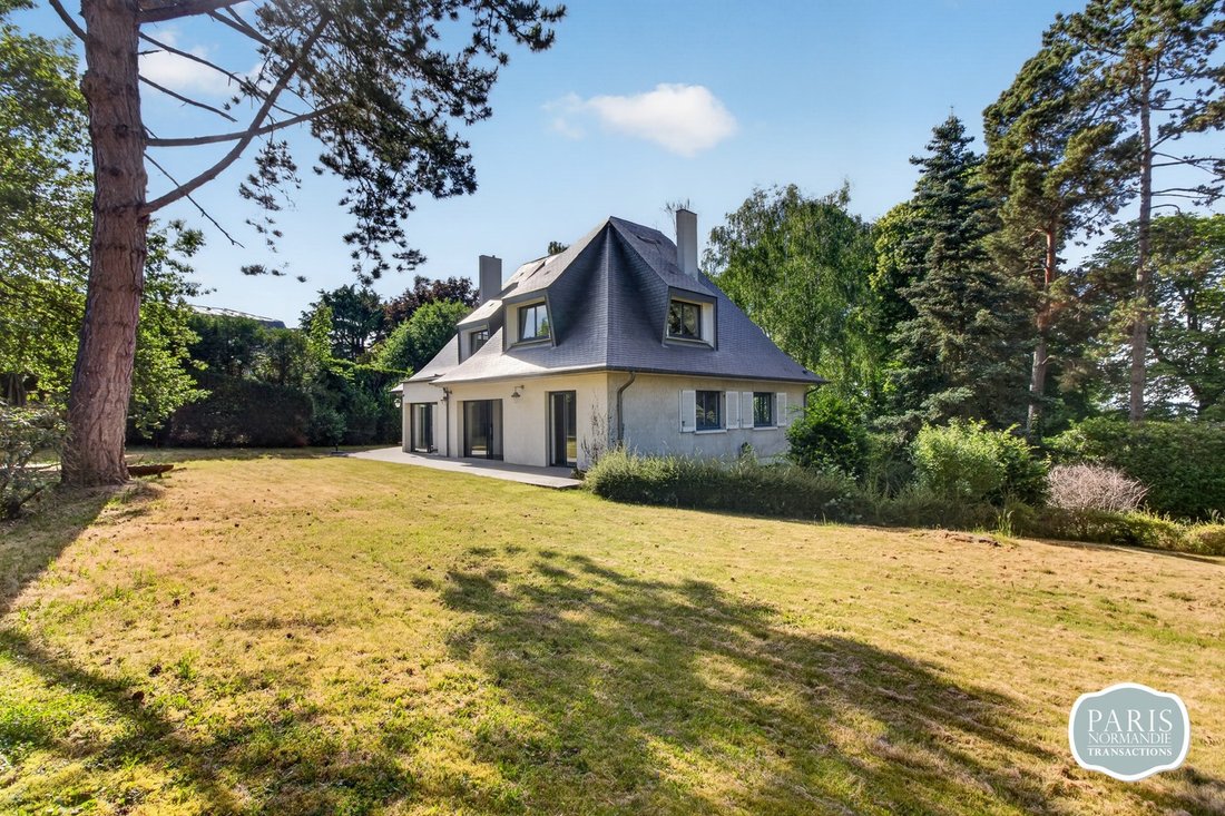 House in Forêt, Saint-Germain-en-Laye, France 1 - 18096027