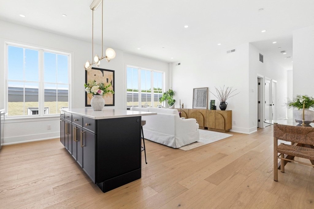 Condo in Boston, Massachusetts, United States 5 - 18092861