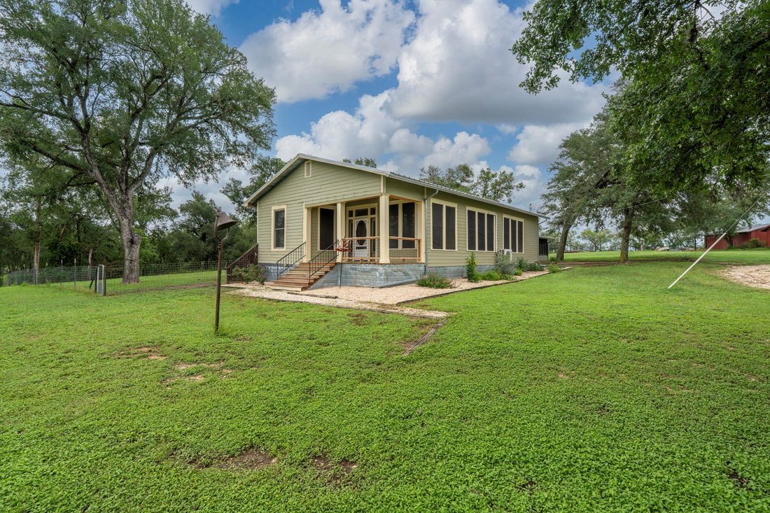 House in Dale, Texas, United States 3 - 18101157