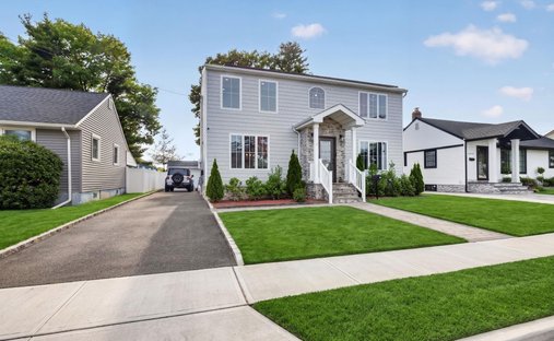 House in Hicksville, New York, United States 1