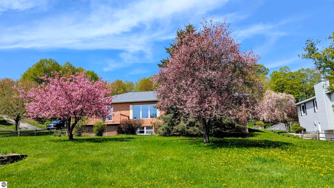 House in Garfield Township, Michigan, United States 5 - 18096293