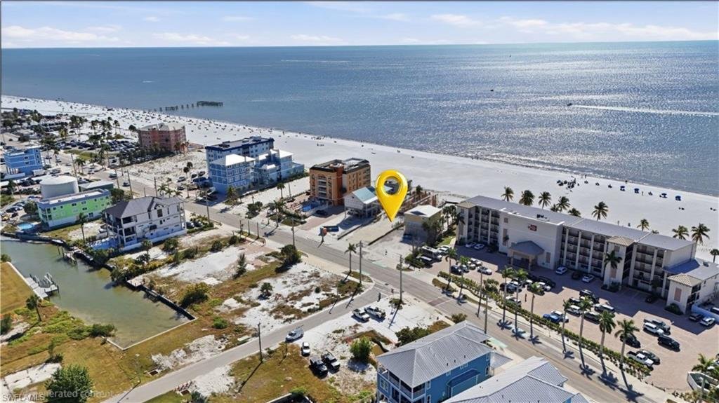 Land in Fort Myers Beach, Florida, United States 2 - 18107239