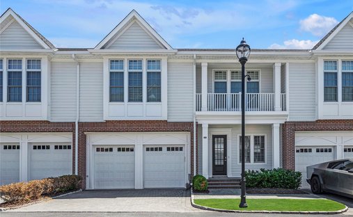 Condo in Roslyn, New York, United States 1