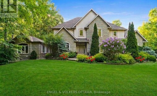 House in Ottawa, Ontario, Canada 1