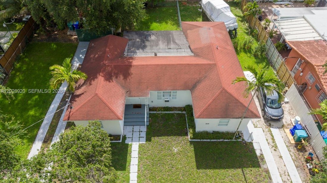 House in Miami, Florida, United States 1 - 18098522