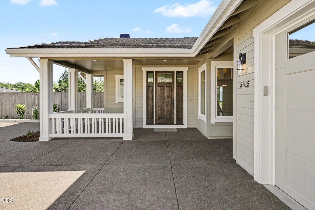 House in Medford, Oregon, United States 3 - 18097851