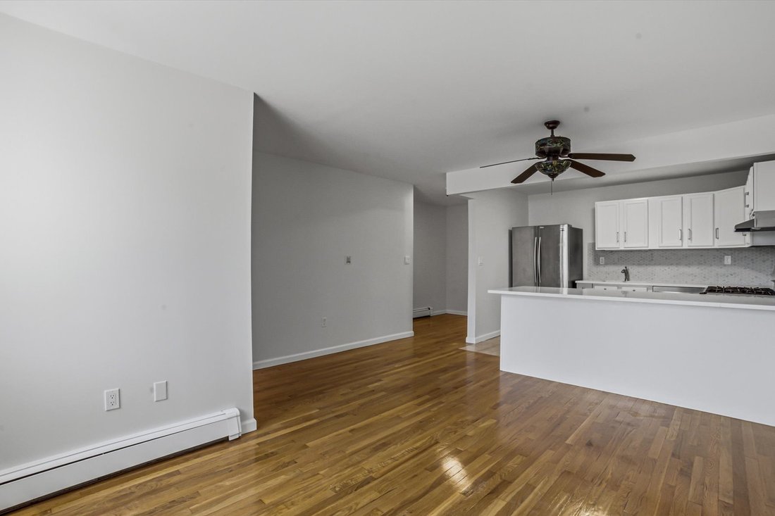 House in New York, New York, United States 5 - 18094482