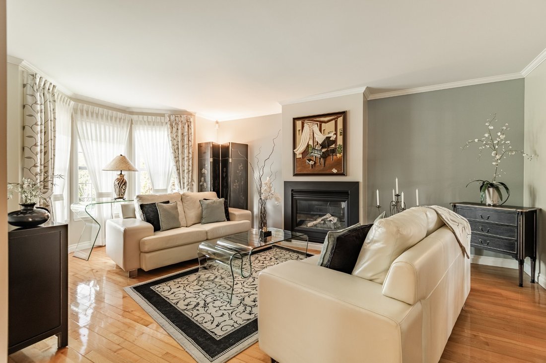 House in Laval, Quebec, Canada 3 - 18100852
