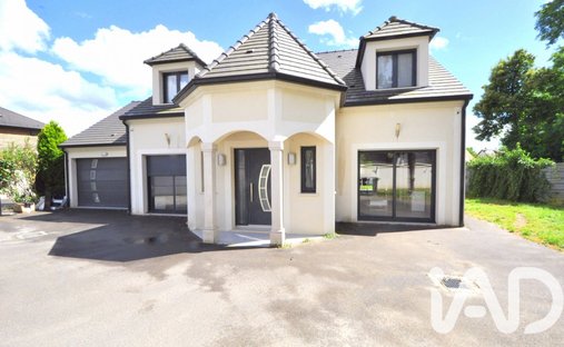 House in Bruyeres-le-Chatel, Ile-de-France, France 1