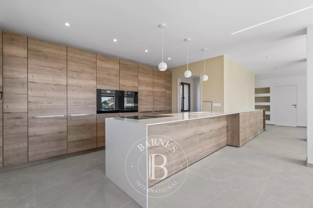 Villa in Les Issambres, Roquebrune-sur-Argens, France 4 - 18099090