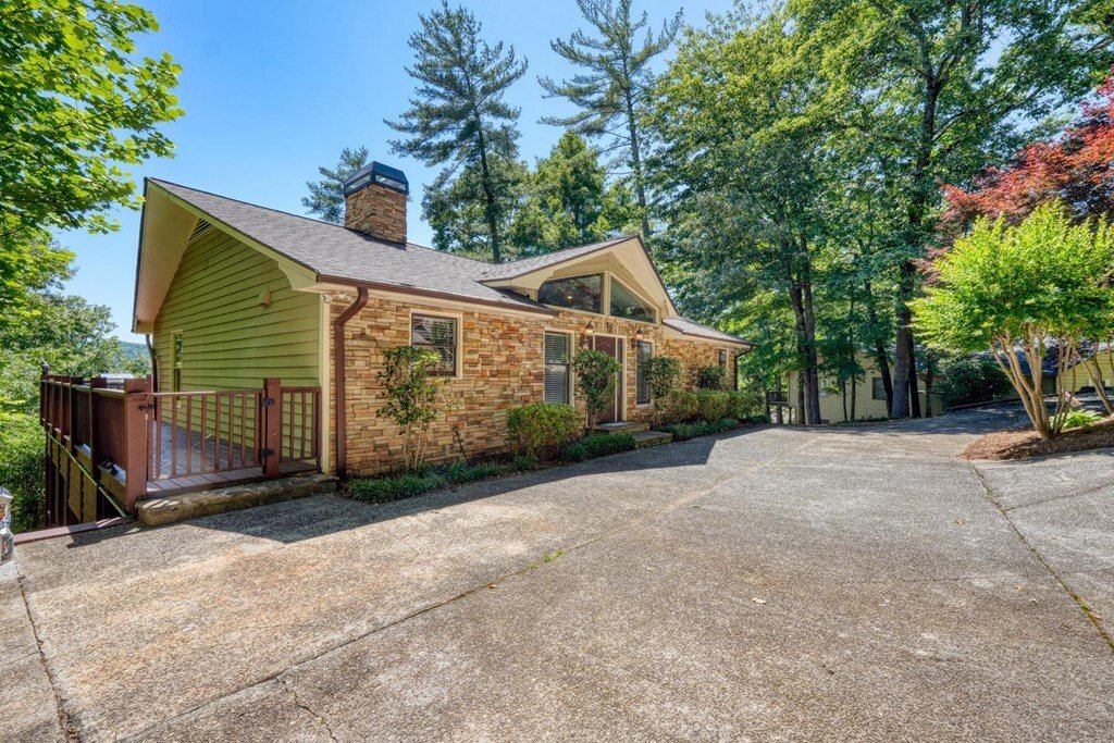 House in Clayton, Georgia, United States 2 - 18098015