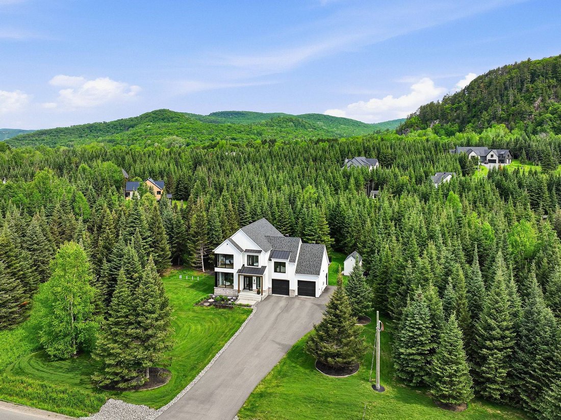House in Piedmont, Quebec, Canada 1 - 17622664