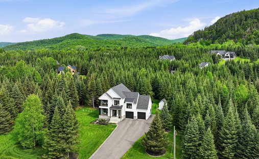 House in Piedmont, Quebec, Canada 1