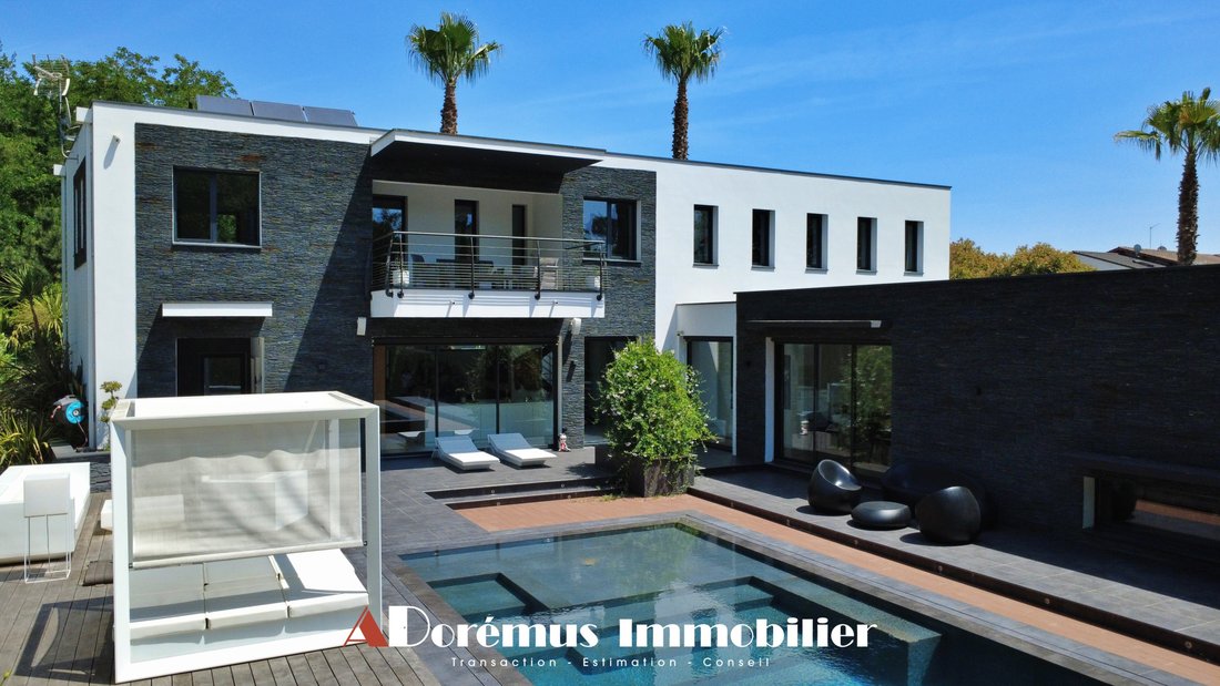 Villa in Bouliac, Nouvelle-Aquitaine, France 1 - 16130205