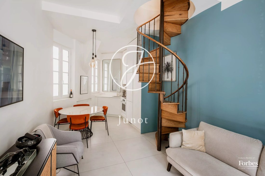 Apartment in Saint Thomas d'Aquin, Paris 7e Arrondissement, Paris 3 - 18093760