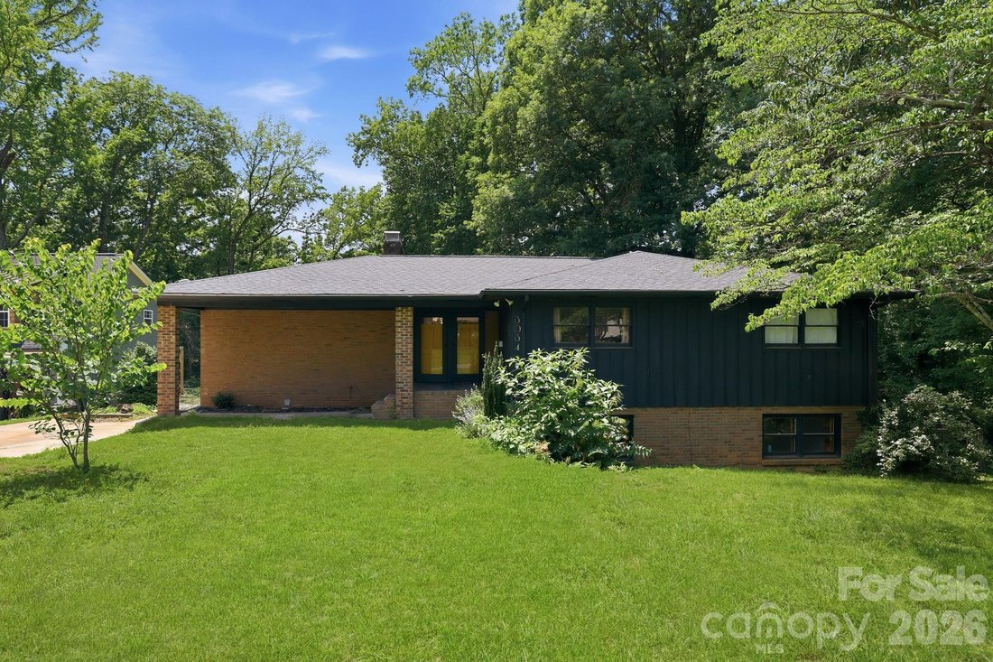 Land in Charlotte, North Carolina, United States 1 - 18098603