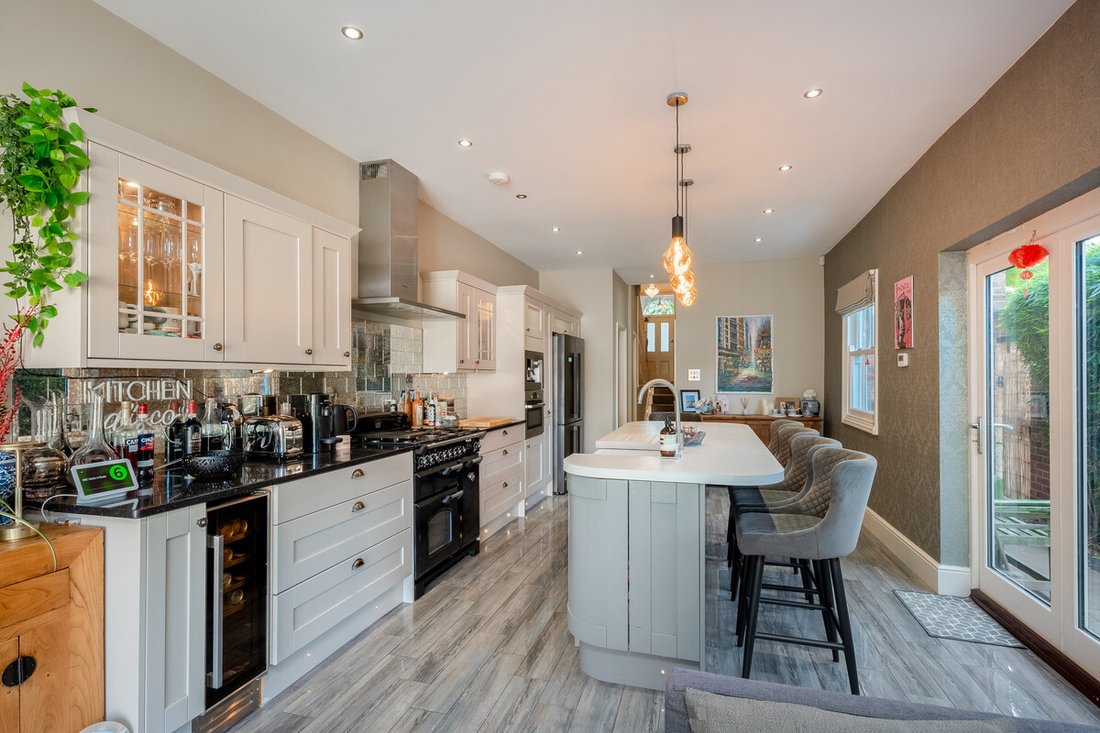 Villa in Leamington Spa, England 4 - 18098672