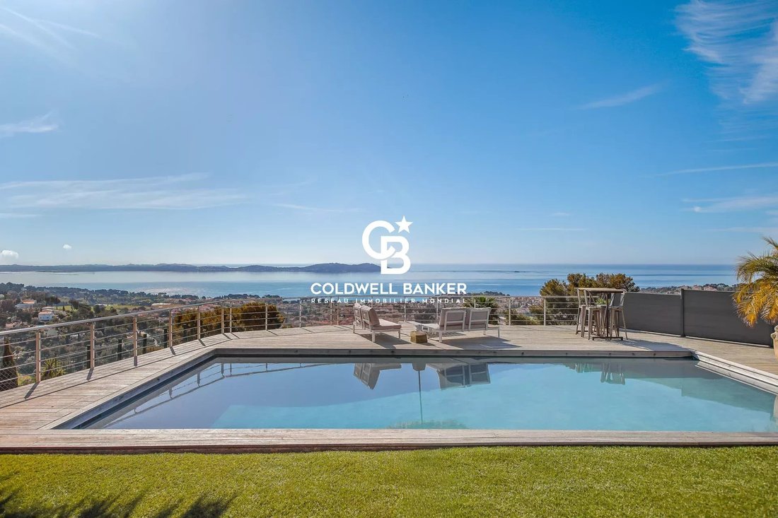 Villa in Centre Ville, Carqueiranne, France 2 - 18093877