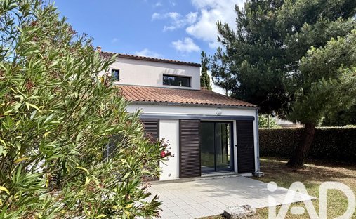 House in Pontaillac, Royan, France 1