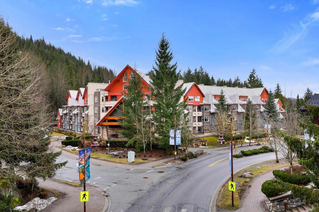 Condo in Whistler, British Columbia, Canada 2 - 18096389