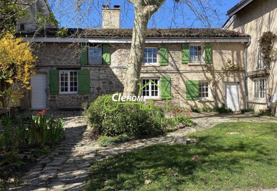 House in Dommartin, Auvergne-Rhône-Alpes, France 1 - 18097655