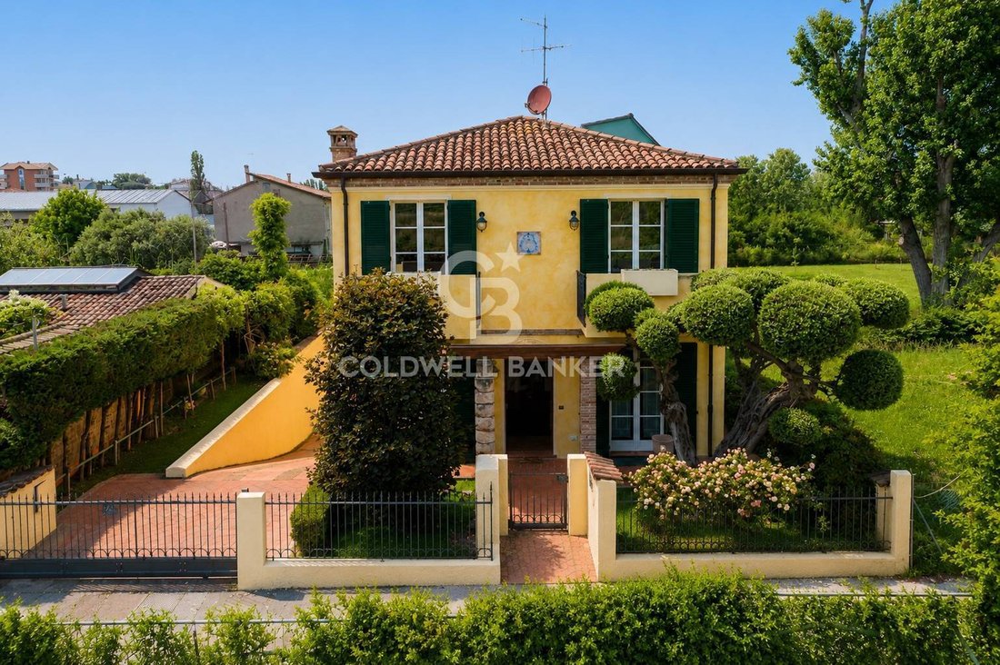 Villa in Viserba, Rimini, Italy 1 - 18097332
