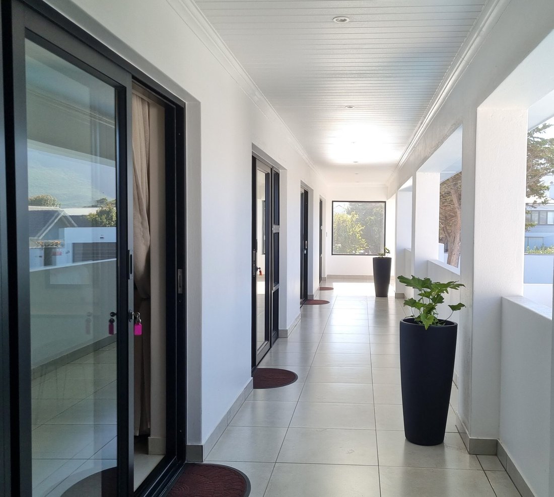 House in Hermanus, Western Cape, South Africa 3 - 18096790