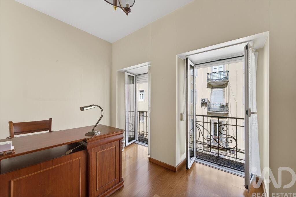 Apartment in Arroios, Lisbon, Portugal 4 - 18099219