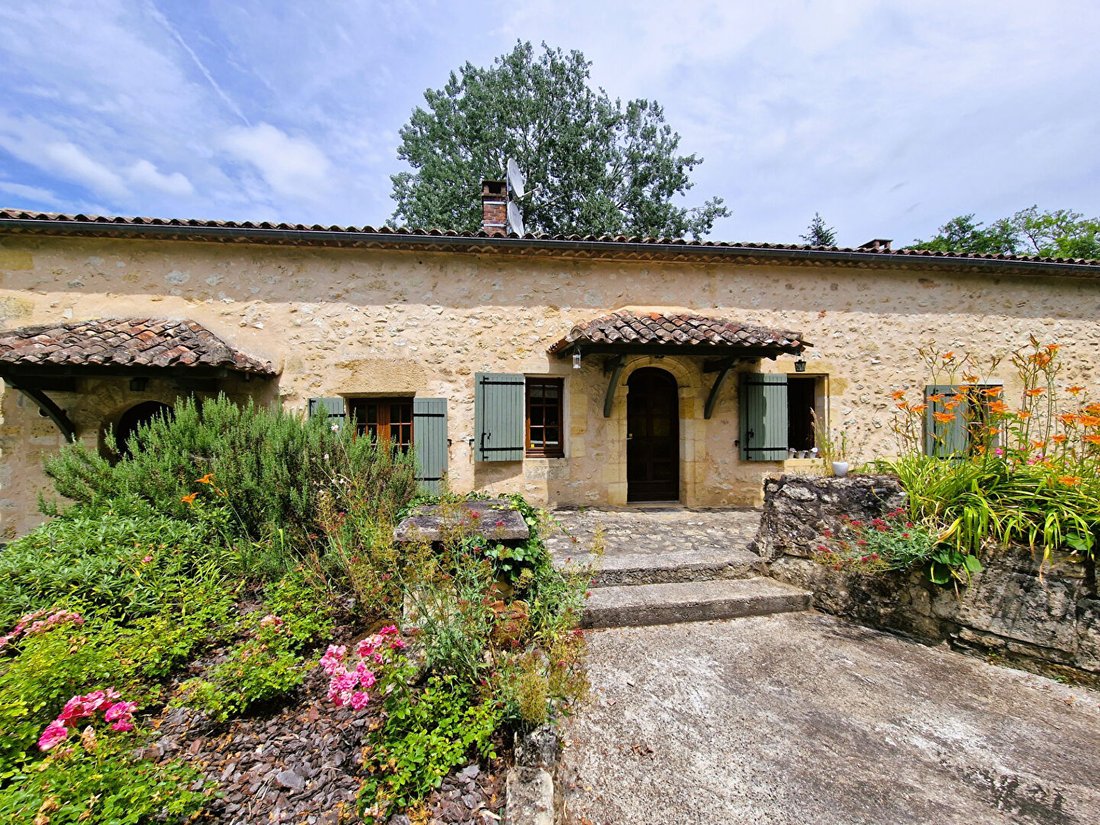 Villa in Castelmoron-d'Albret, Nouvelle-Aquitaine, France 3 - 18105523